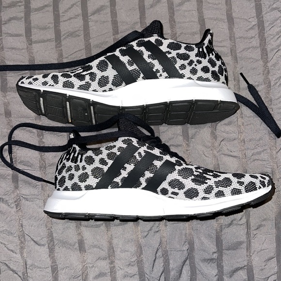 Adidas Sneakers - Picture 3 of 5